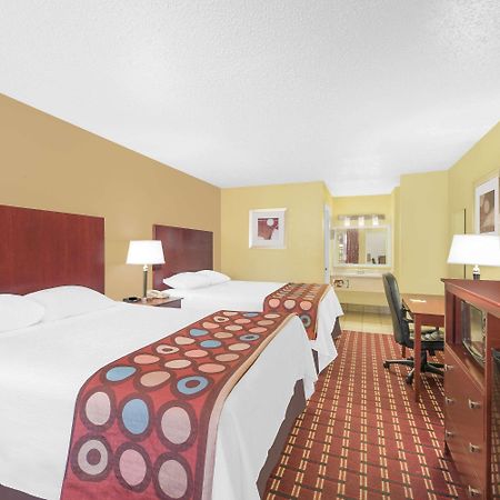 Super 8 By Wyndham Kerrville Tx Exterior foto