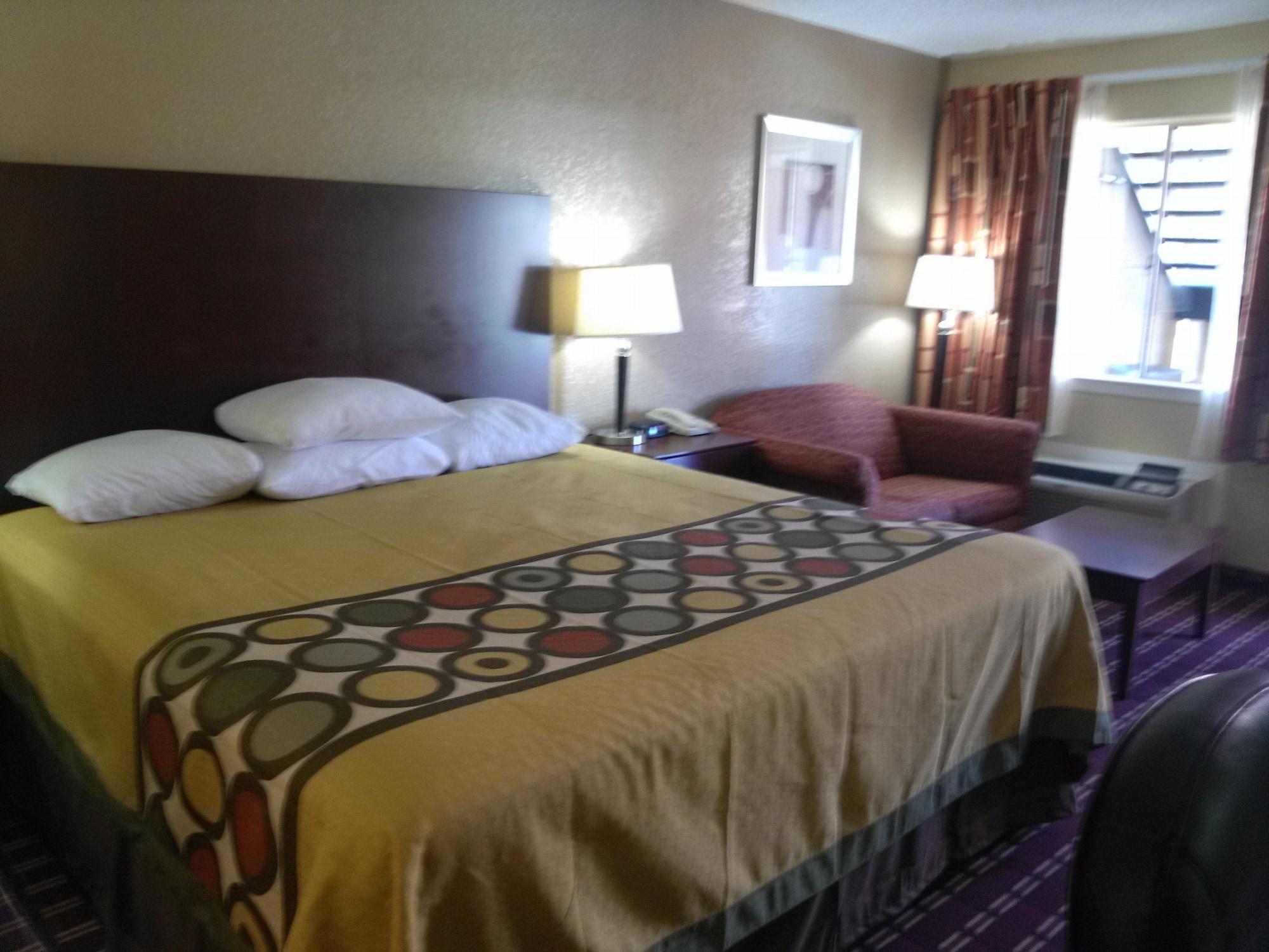 Super 8 By Wyndham Kerrville Tx Exterior foto